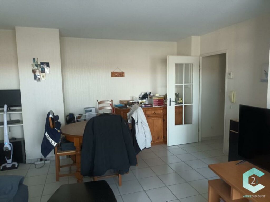 ** AGEN 47000 ** Appartement T2